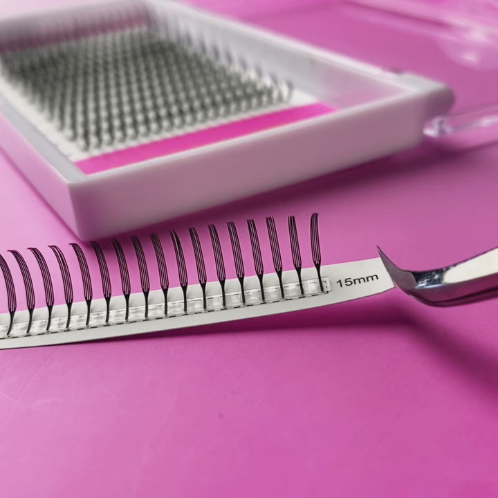 0.07MM Narrow Wispy Anime Lashes 12Rows
